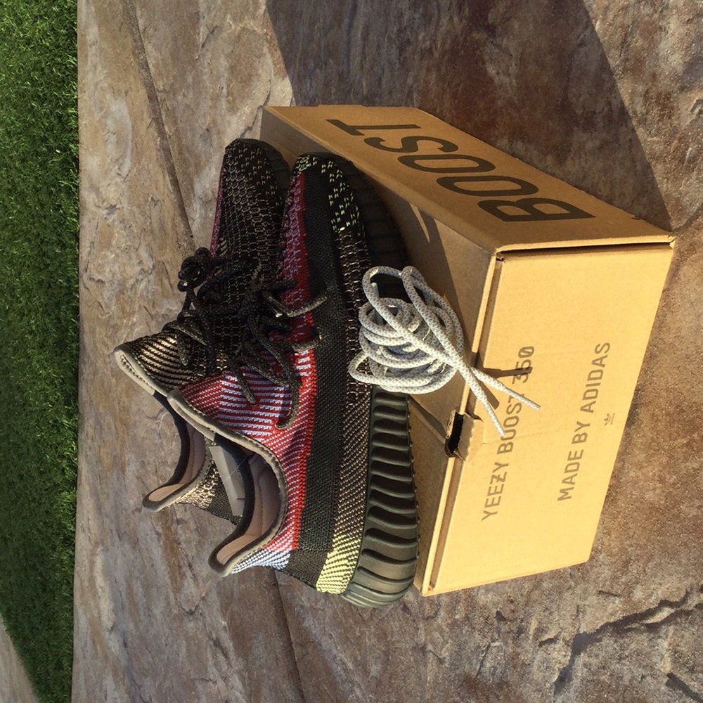 Yeezy Yechiel size 9.5 men’s